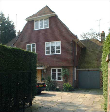 073a Hampstead Way